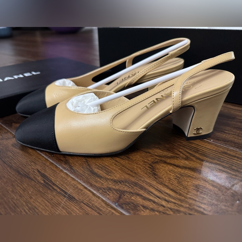 New w box Chanel slingbacks 100% authentic 35.5 6 C